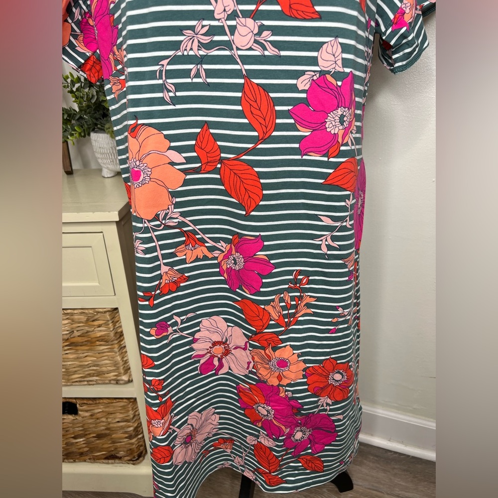 Brand New-Lands End Flutter Sleeve Floral T-Shirt Dress - Picture 3 of 6